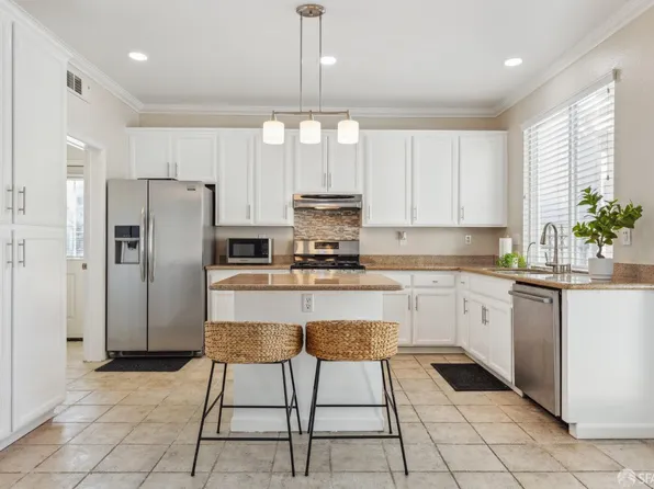 377 Chaucer Dr, Brentwood, CA 94513