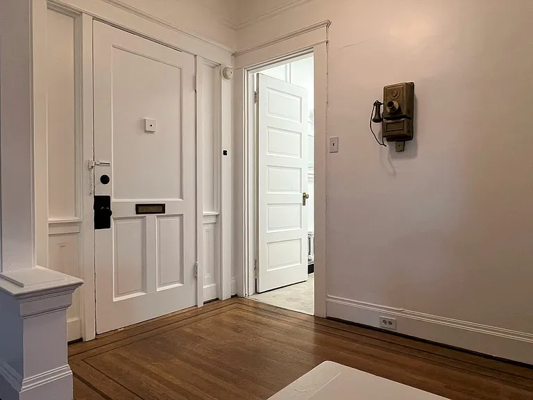 Apartment 304 Entry Apartment 304 Entry
