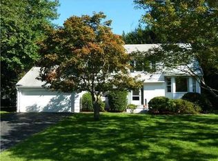39 Lancer Rd, Riverside, CT 06878