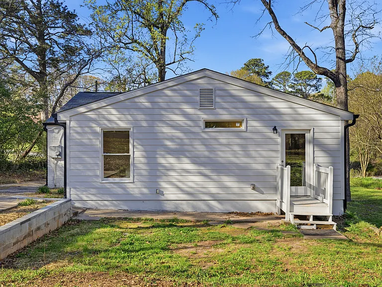 2583 Joyce Ave — Photo 23
