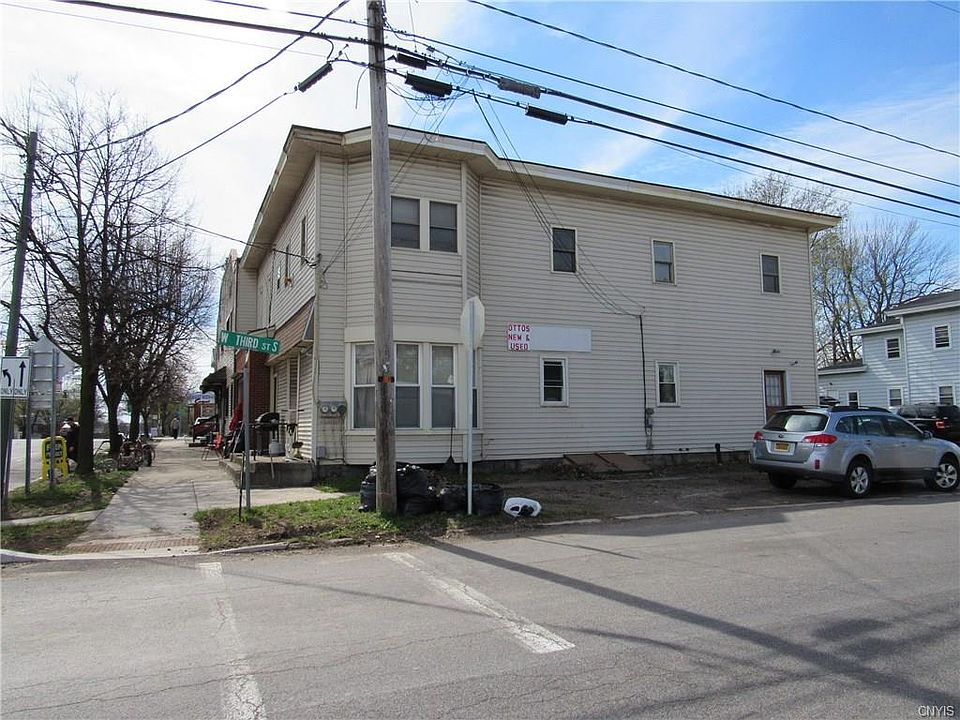 2nd image of 302 W Broadway #2