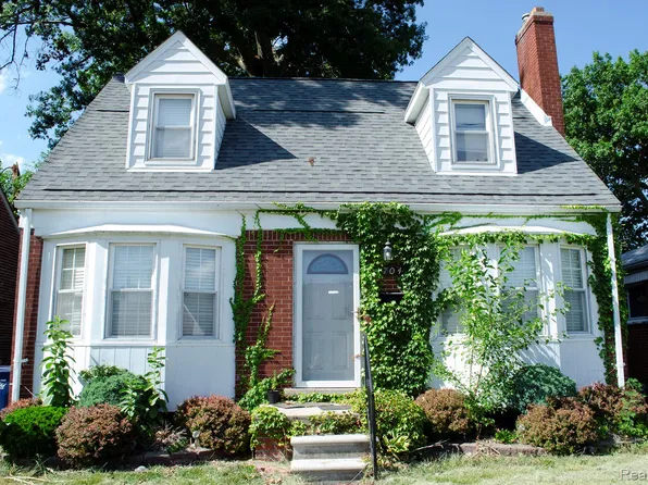 704 Kings Hwy, Lincoln Park, MI 48146