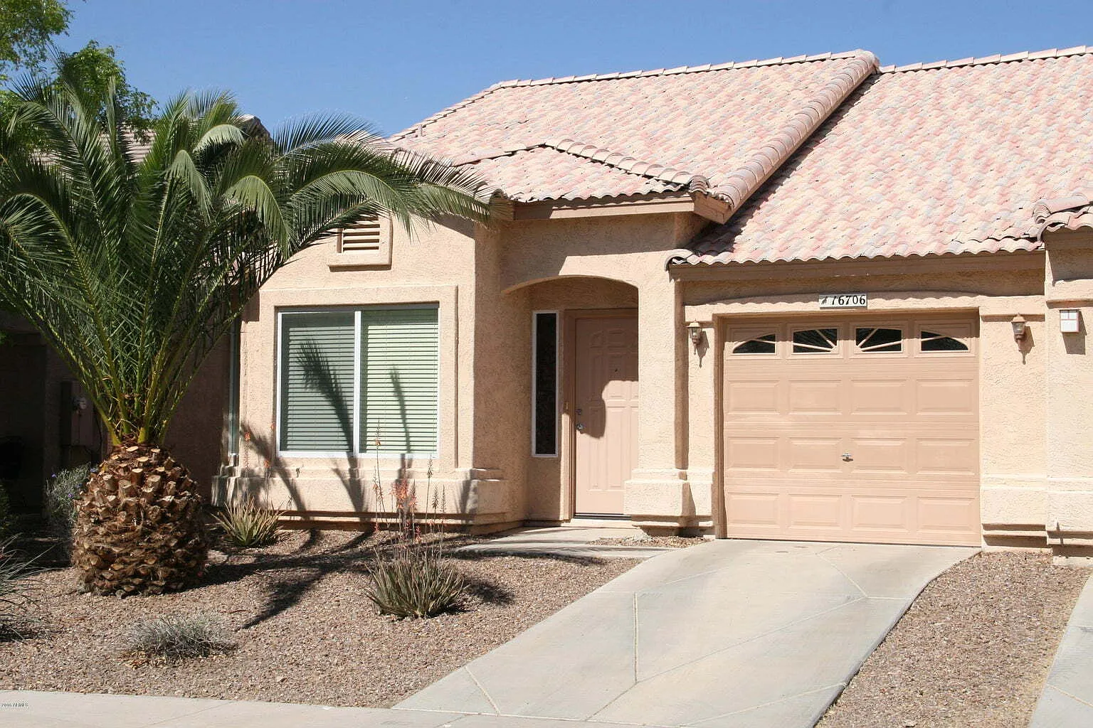 2 bed, 2.0 bath, 1109 sqft, $1,900 — Photo 4