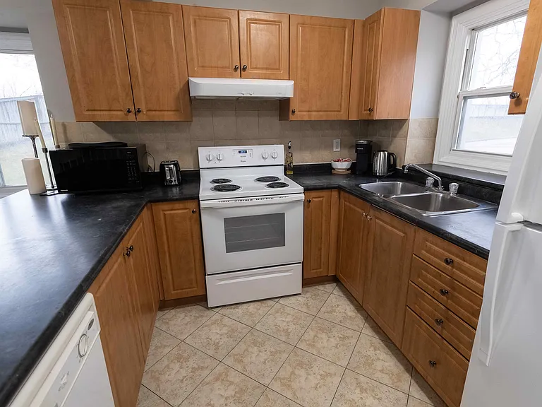 7591 Scholfield Rd — Photo 5