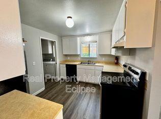 5811 Glenwood Ave APT B, Everett, WA 98203