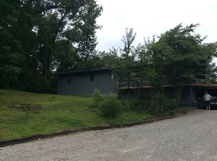 1 Rock Springs Rd, Makanda, IL 62958