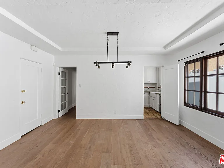 537 N Poinsettia Pl — Photo 5