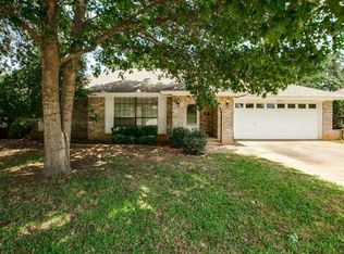 1903 W Nathan Lowe Rd, Arlington, TX 76017