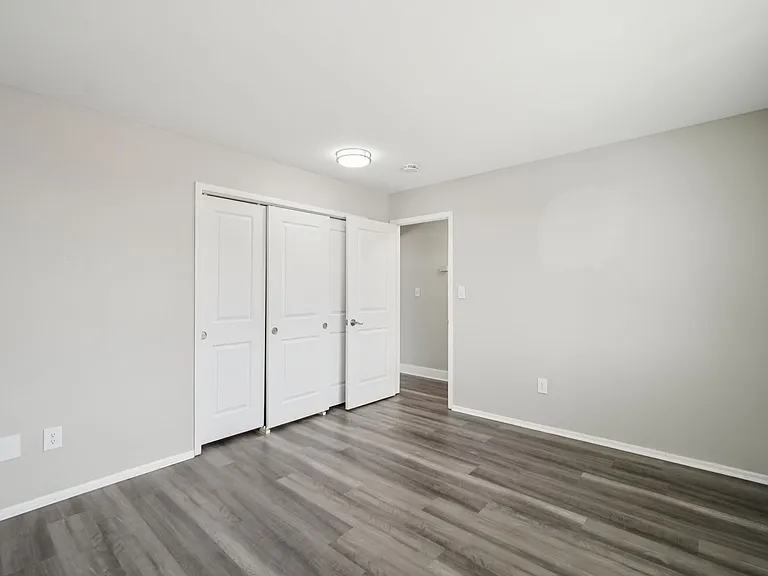 Cherry Hill Village Apartments - Dearborn Heights, MI — Photo 31