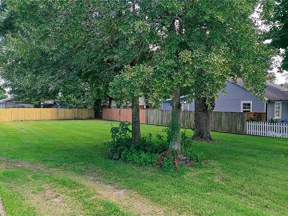 4th image of 207 Transcontinental Dr