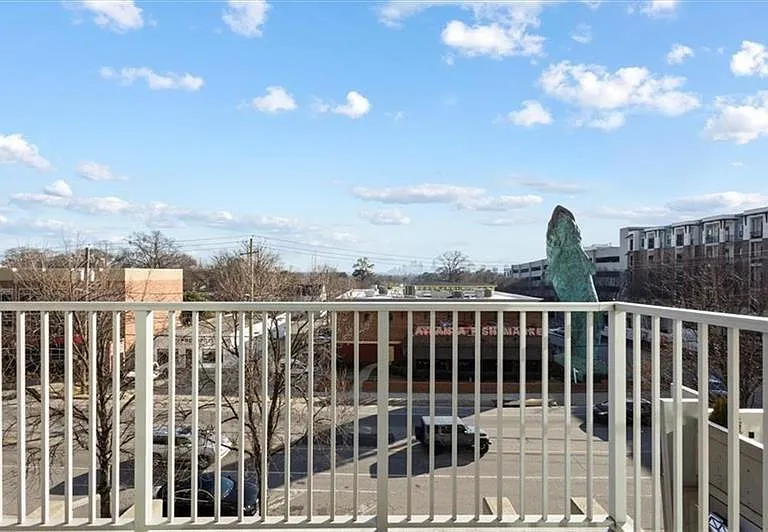 250 Pharr Rd #310 — Photo 37