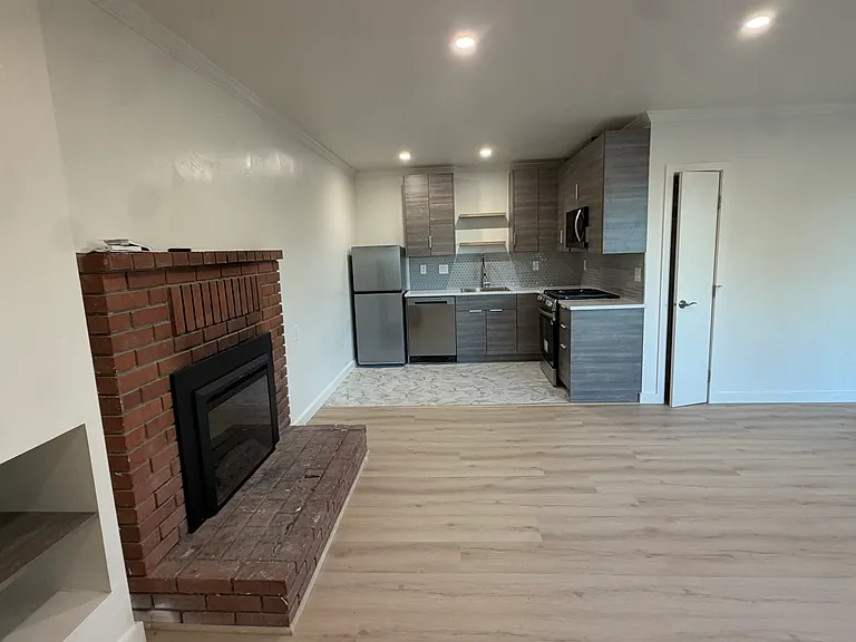 748 Gough Ave #748 — Photo 3