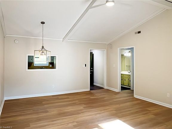 3rd image of 1904 Aspen Way