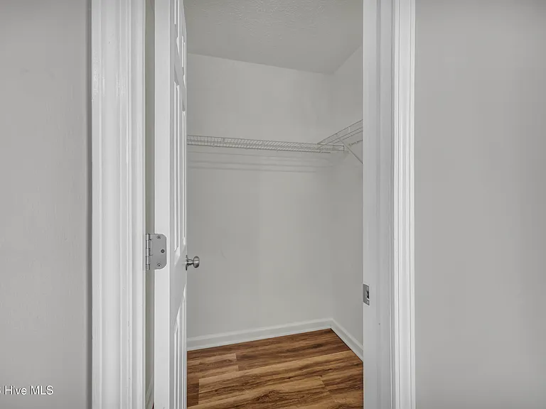 7005 Alamosa Dr — Photo 14