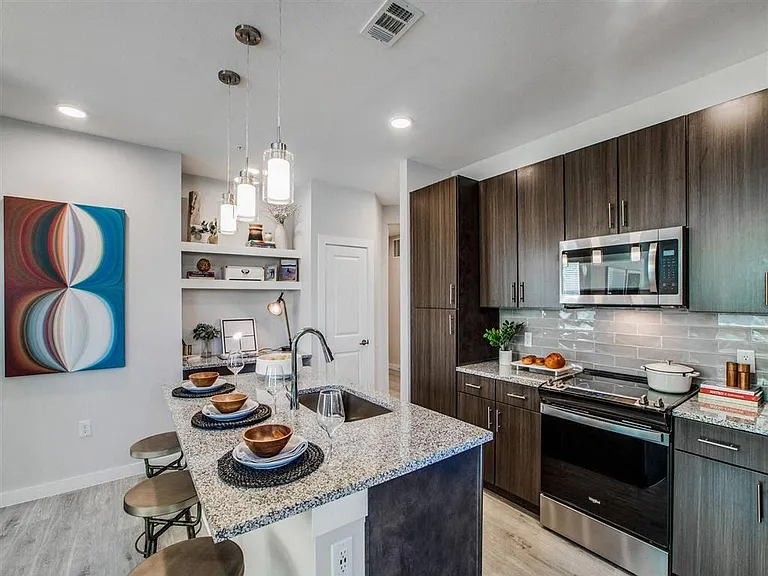 The Gregory Apartments — Photo 12