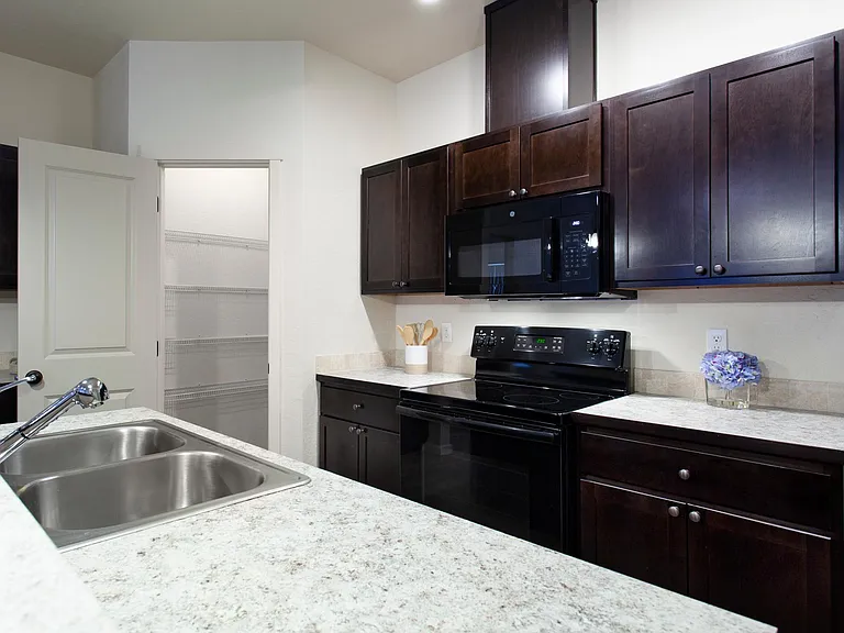 The Residence at Whispering Hills — Photo 22