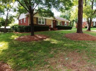 924 Ranch Rd, Charlotte, NC 28208