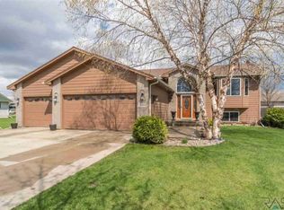 3214 S Serenity Trl, Sioux Falls, SD 57103