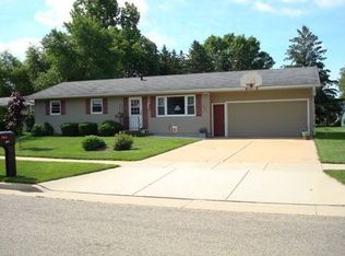 471 Neevel Ave, Waupun, WI 53963