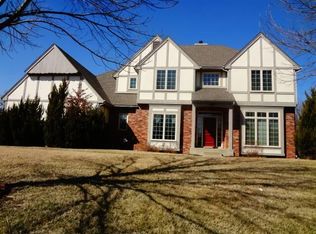 1025 Oak Tree Dr, Lawrence, KS 66049