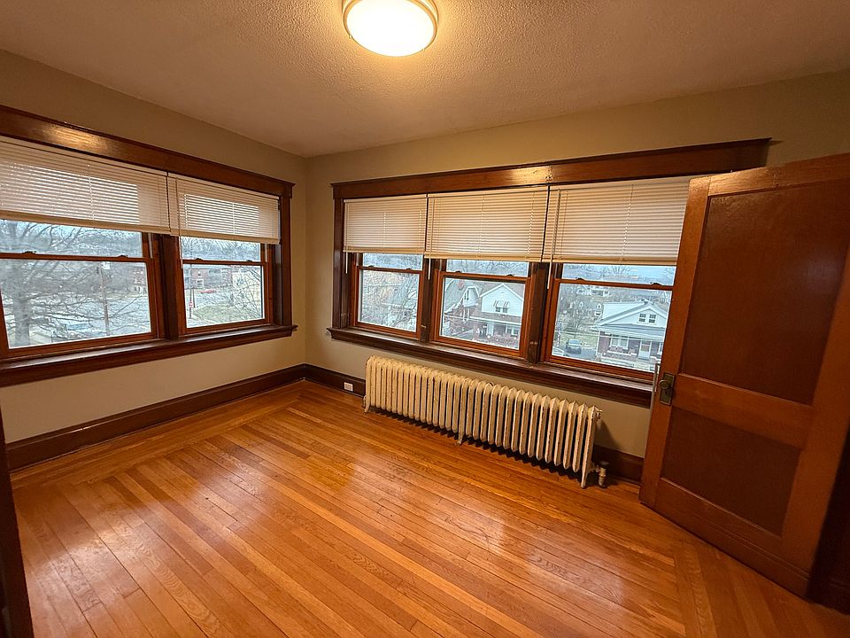 Front Sunroom/Bedroom