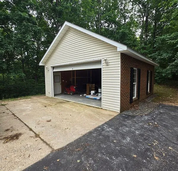 9823 Gunston Hall Rd — Photo 2