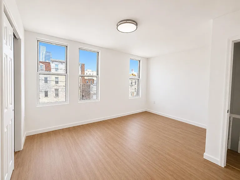 521 Mercer St #2 — Photo 9