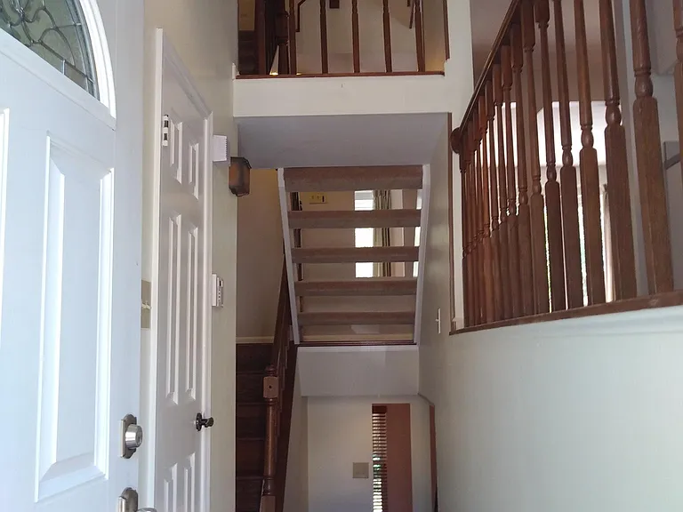 2711 Woodwalk Ct — Photo 2