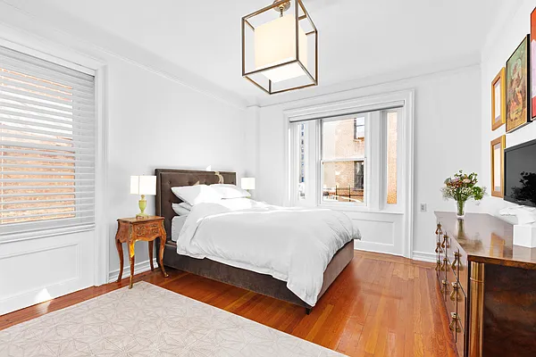 Sold by Compass | media 6