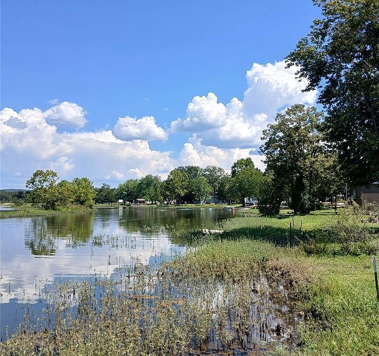 2nd image of 174 Beaver Lake Ct