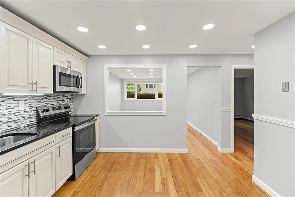 1 bed, 627 sqft, $2,200 — Photo 4