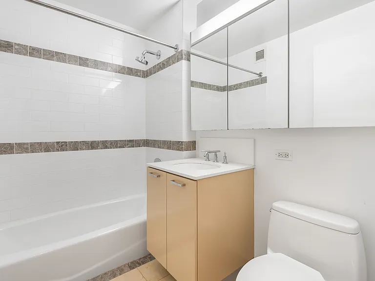 415 Main St #2-F — Photo 7