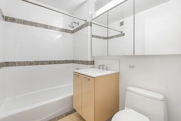 Bathroom, photo 2