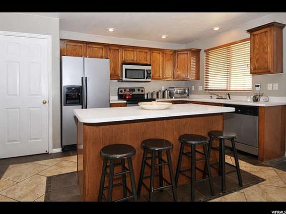 5th image of 10172 S Knox Ct