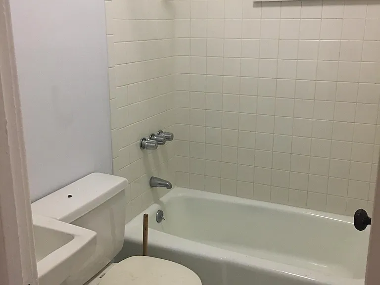 75 Pine St #1L — Photo 4