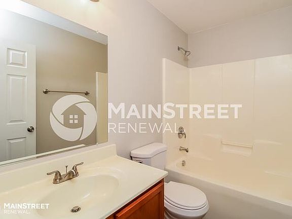 4th image of 1621 Faircrest Ln