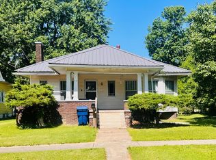 915 Brookfield Ave, Brookfield, MO 64628