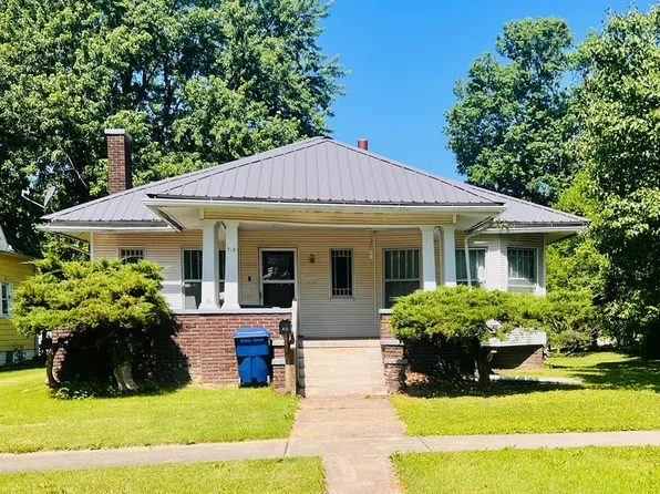 915 Brookfield Ave, Brookfield, MO 64628