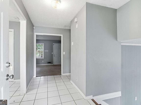 5th image of 1614 Devon Ct