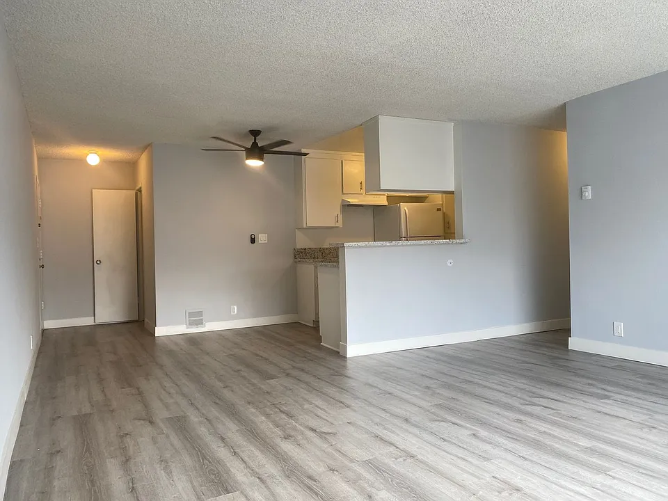 10425 Irene St #304
