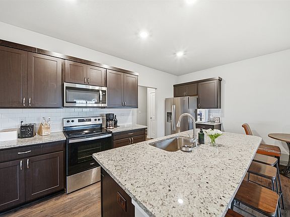 4th image of 3099 NW Irvinedale Dr