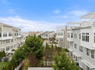 136 Meridian Blvd, Far Rockaway, NY 11692