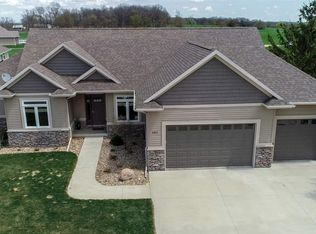 101 Augusta Ln, Waverly, IA 50677