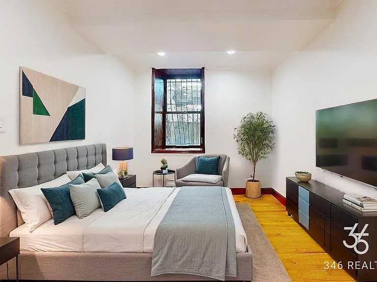315 W 115th St #LB12 — Photo 3