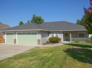 914 Ridgeview Dr, Eagle Pt, OR 97524