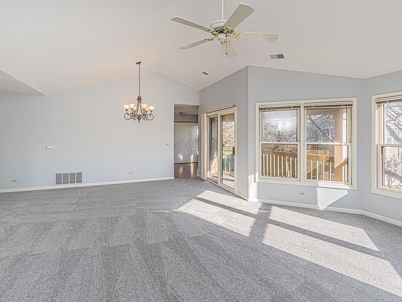 5th image of 44 Willow Pkwy #44