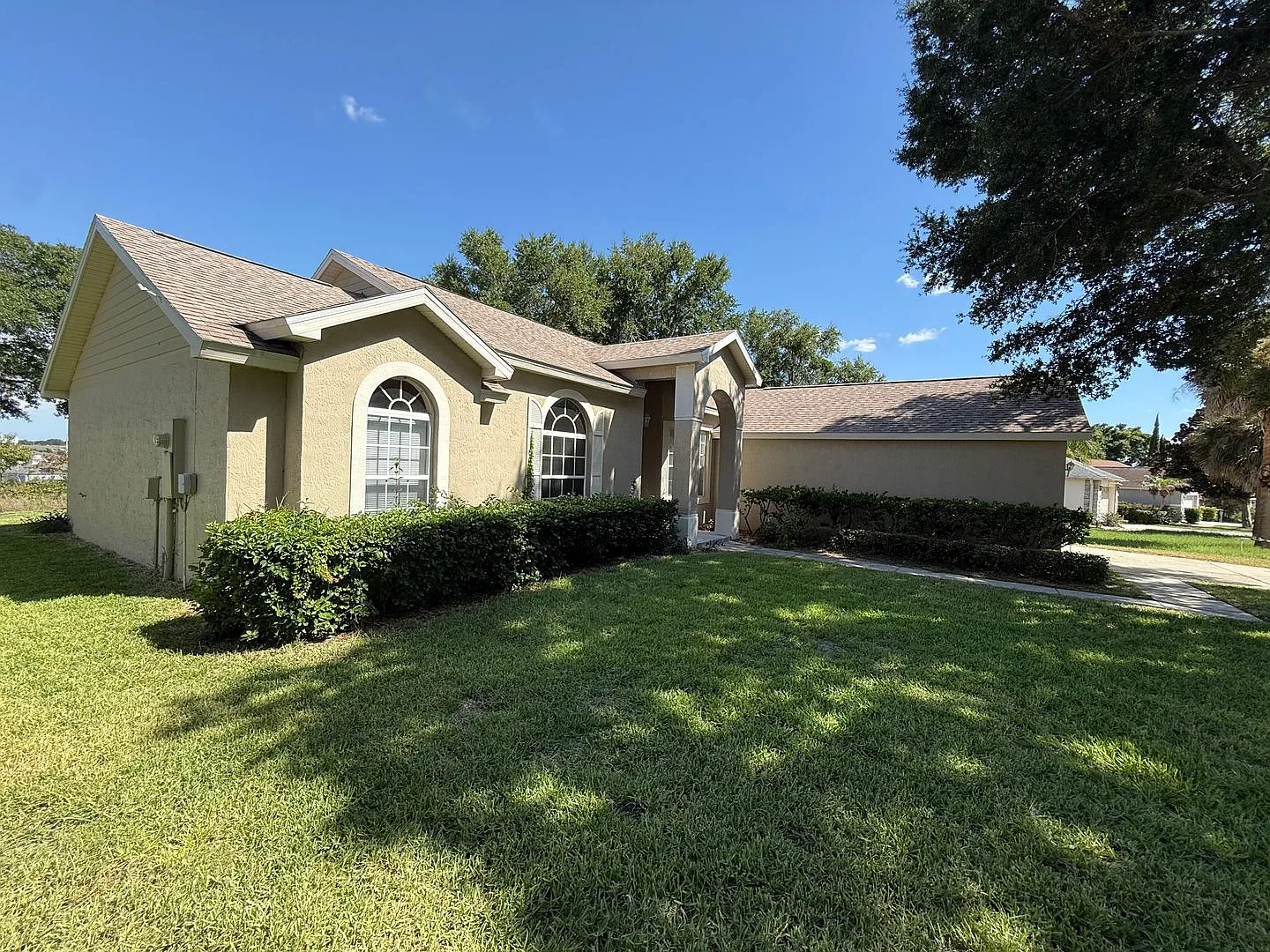 Beautiful 3 Bedrooms, 2 Baths Single Family Home In Gated Community. — Photo 2