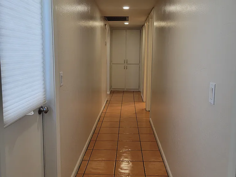 1642 E Carmen St — Photo 35