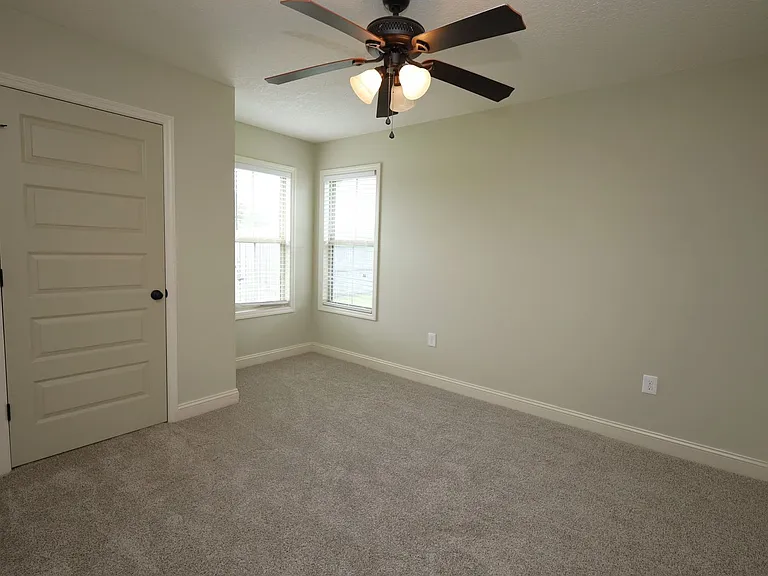 3872 Karaline Cir — Photo 17