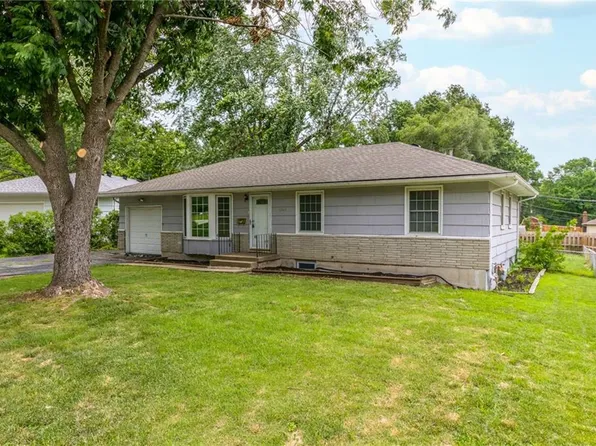 8303 Booth Ave, Raytown, MO 64138